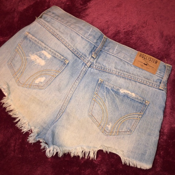 Hollister high rise faded destroyed jean shorts - Picture 1 of 3